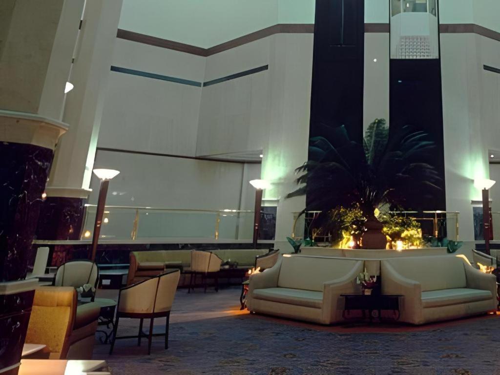 Hotel Ruposhi Bangla Dhaka Buitenkant foto