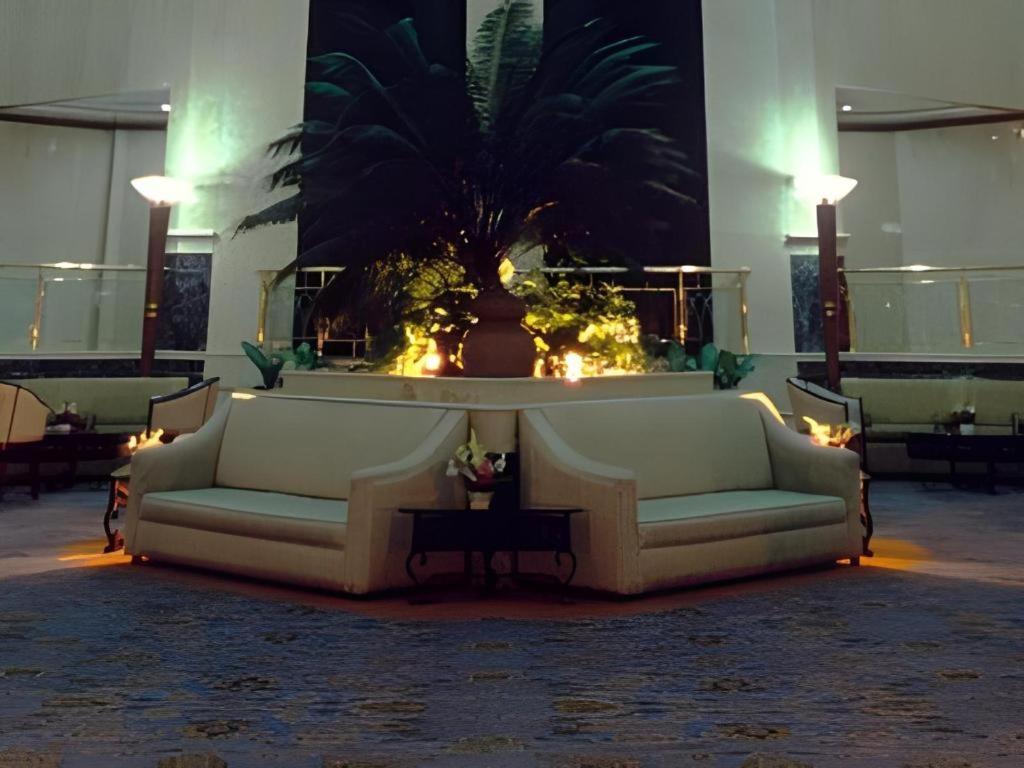 Hotel Ruposhi Bangla Dhaka Buitenkant foto
