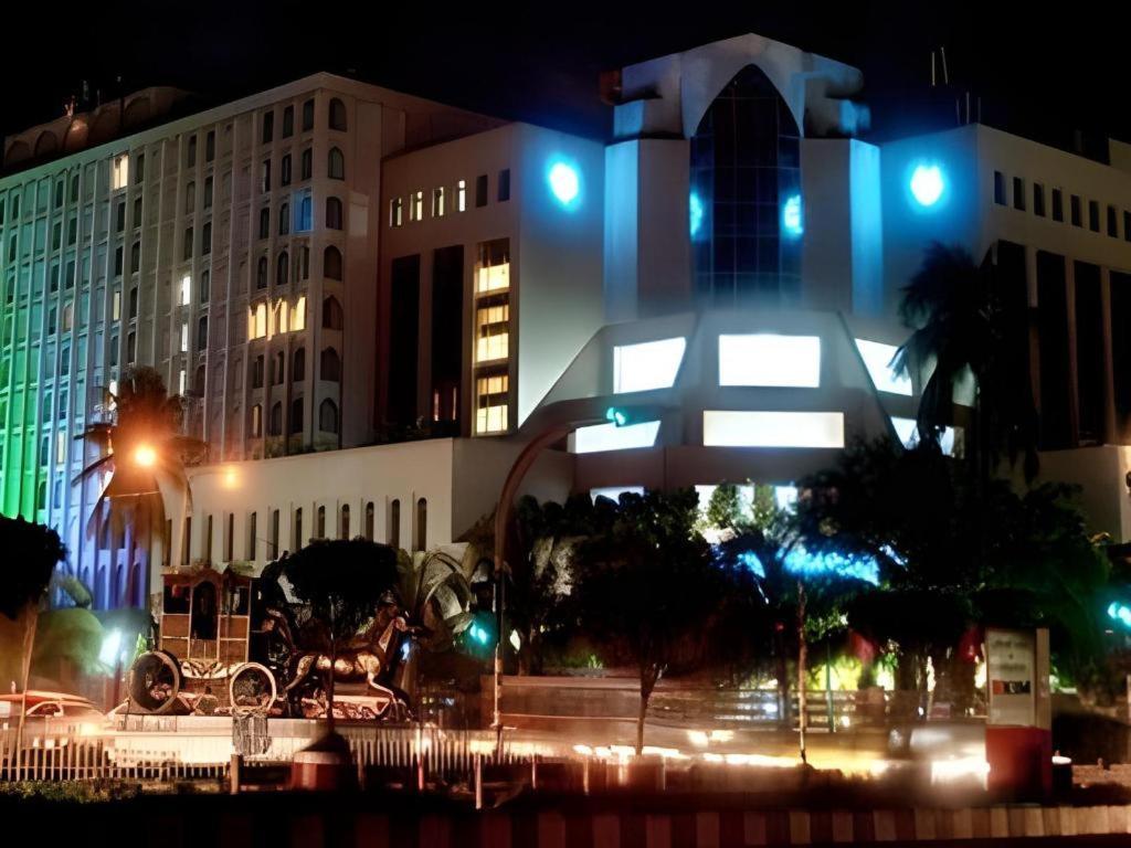 Hotel Ruposhi Bangla Dhaka Buitenkant foto