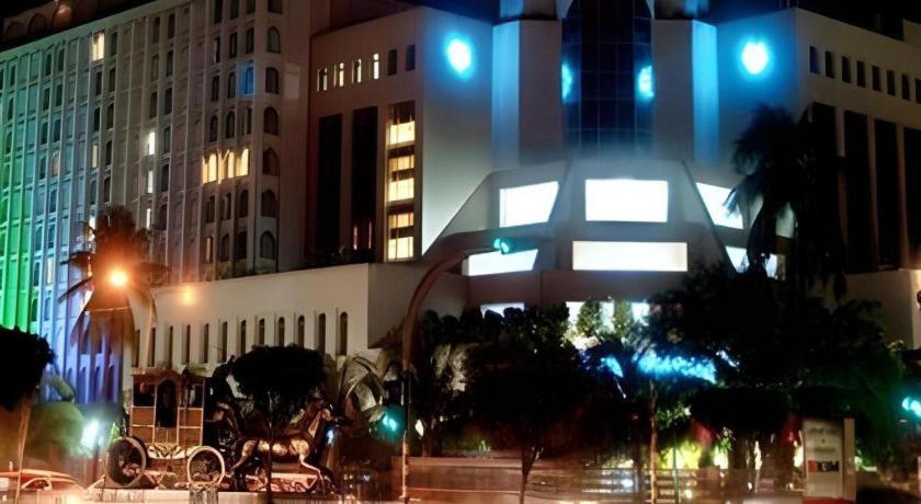Hotel Ruposhi Bangla Dhaka Buitenkant foto