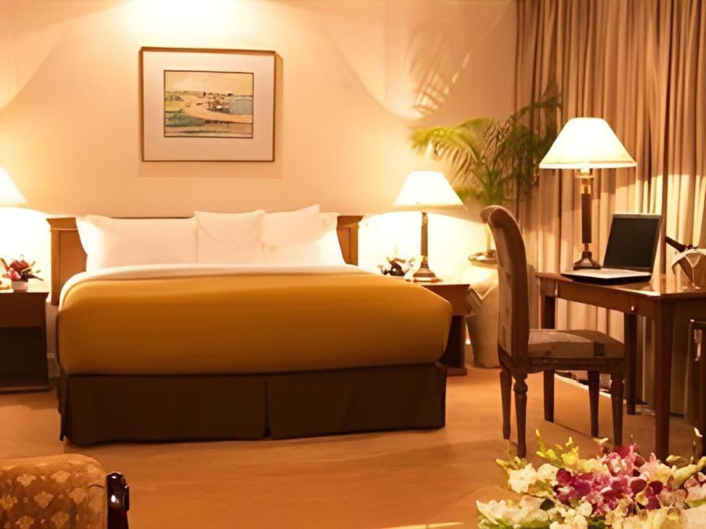 Hotel Ruposhi Bangla Dhaka Buitenkant foto